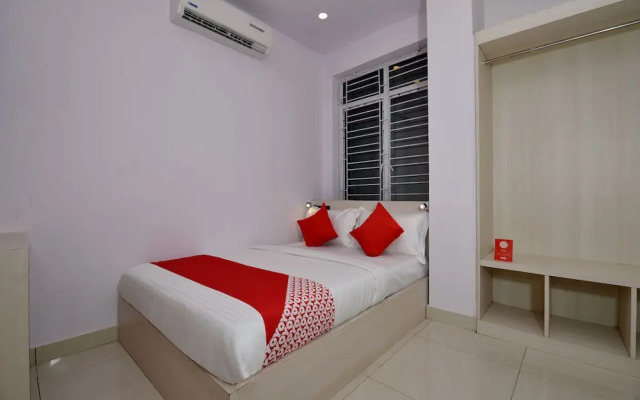 OYO Townhouse 539 Transit Express