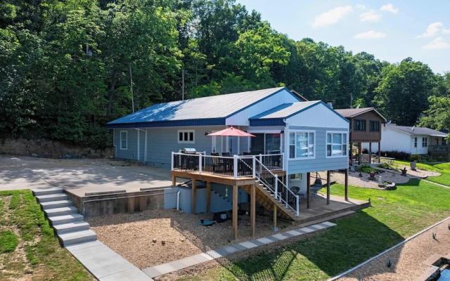 The Lake Shack Waterfront Life