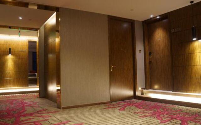 Zhoushan Pinzhu Art Hotel (Baolong Plaza)