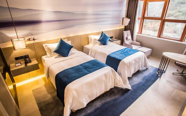 Runde Wetland Park Hotel