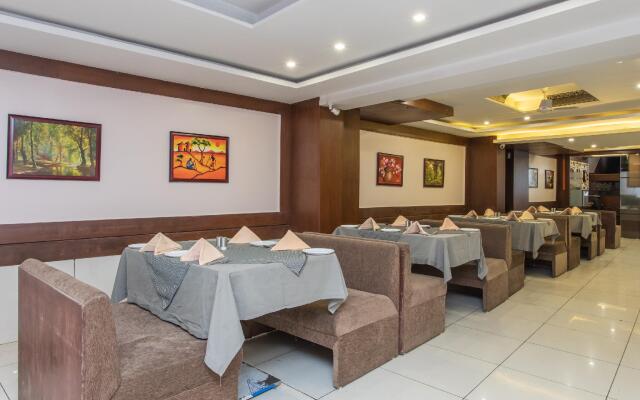 OYO 8882 Hotel Pishori Residency
