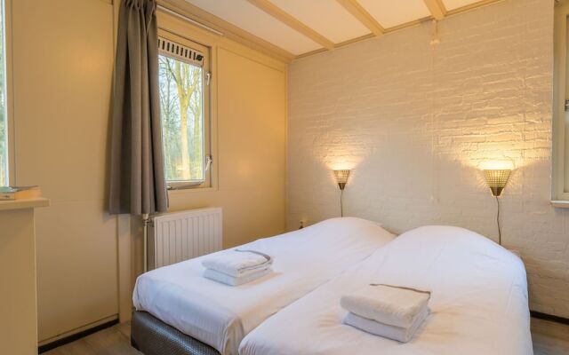 Comfortable Bungalow With Dishwasher, in De Maasduinen Area