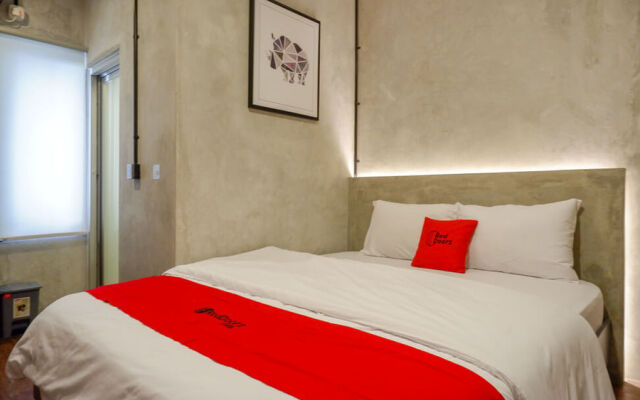 RedDoorz Plus near Kawasan Sam Poo Kong Semarang