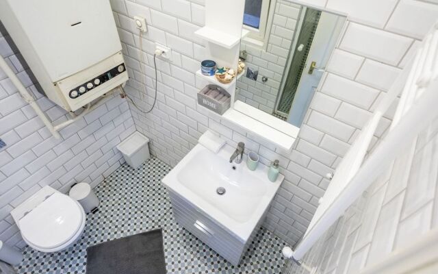 Lie On Me Lazy Simon