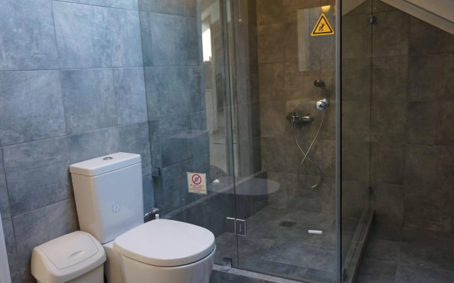 Balhambra Suites - Adults Only