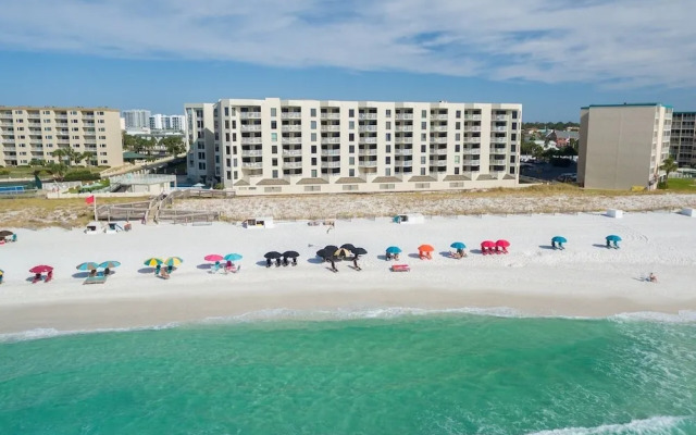 Inlet Reef 217 2 Bedroom Condo by RedAwning