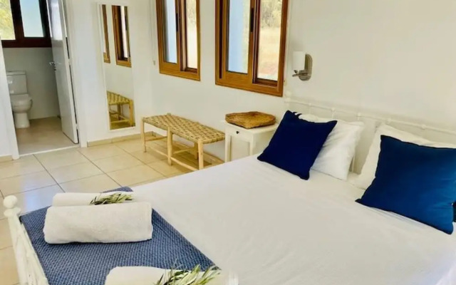 Spacious Luxury Private Sea View Villa