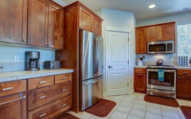 Quinn Creek-Mt Views-4BR/3.5BA