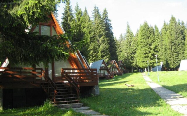 Malina Holiday Village