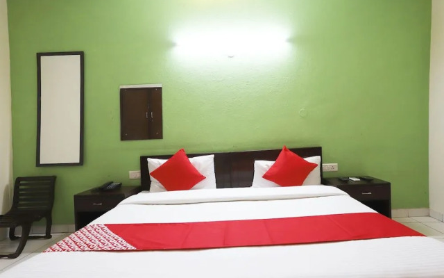 Oyo 47159 Royal Residency