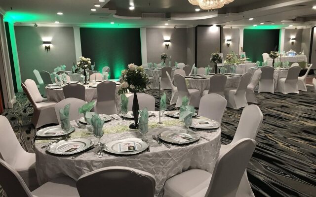 Adria Hotel And Conference Center
