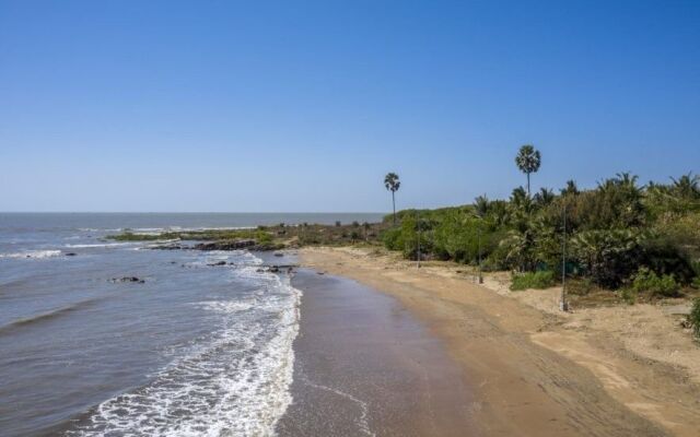 amã Stays & Trails Beach House Madh Island, Mumbai