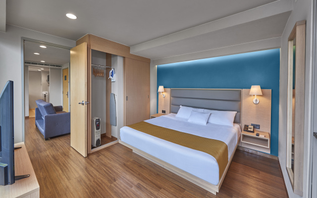 City Express Suites by Marriott Anzures