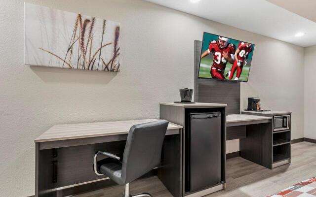 Red Roof Inn Hutchins