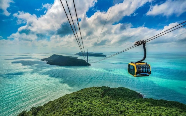 Lotus Home Cafe - Cable Car Station
