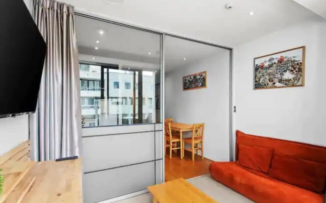 Stylish Central City 1-Bedroom With Patio