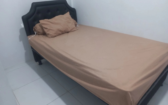 OYO 94771 White House Arafah Syariah – Guest Rooms – Purwokerto