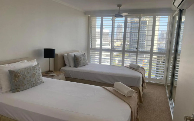 Hi Surf Beachfront Resort Apartments