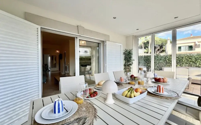 Vilamoura Deluxe Villa by Homing