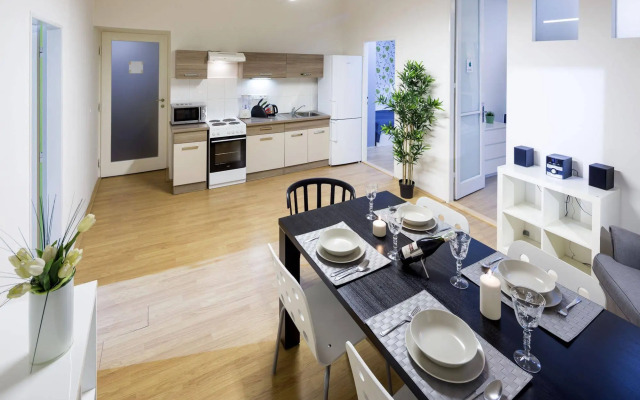 New Town - Apple Apartments