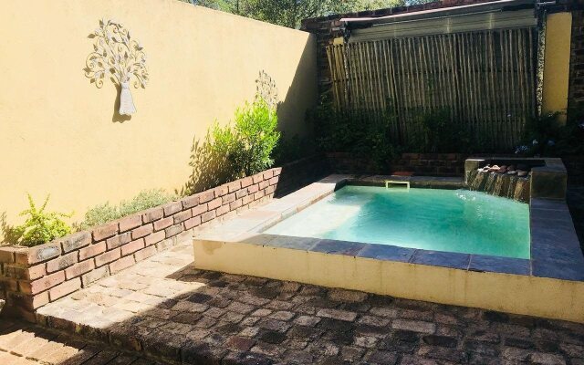 Ama-Zing African Safaris Lodge