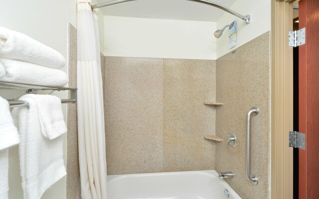 Clarion Pointe Sioux Falls Airport