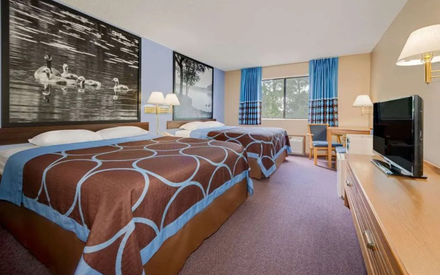 Super 8 by Wyndham Chariton