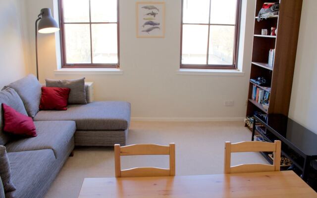 Spacious 2 Bedroom Flat