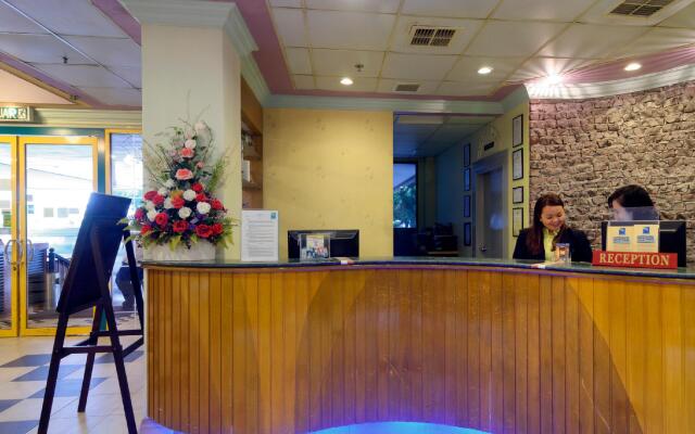 Megah D'Aru Hotel