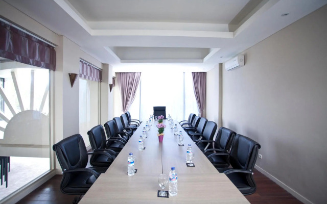 Collection O 14 Sun Boutique Hotel