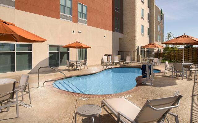 Holiday Inn Express & Suites San Antonio North - Windcrest, an IHG Hotel