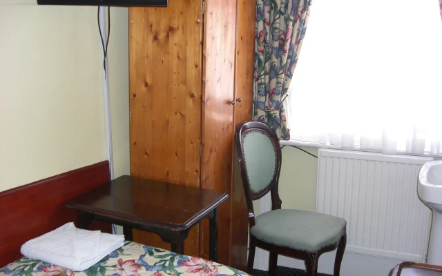 Albany Hotel