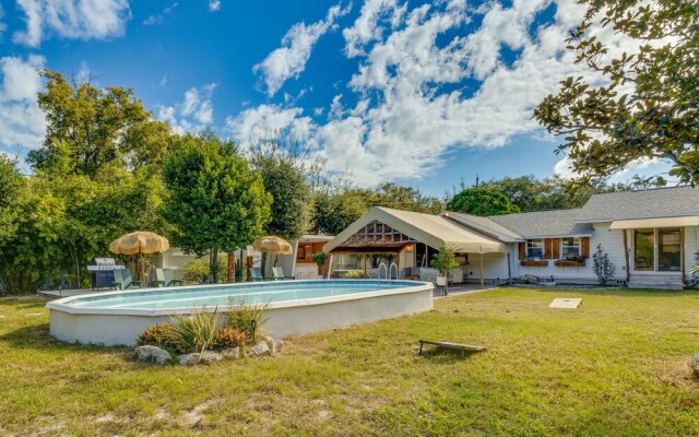 Mount Dora Home: Private Pool, Spa & Tropical Bar!