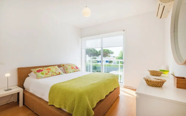 Sunny 5BR Villa at Prainha Club