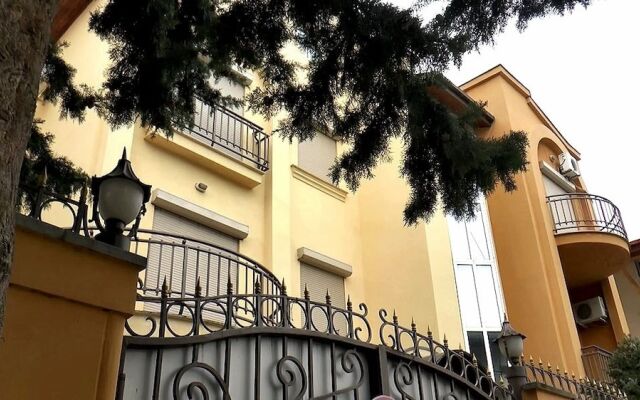 Villa Courtyard