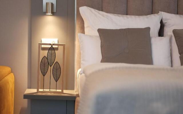 THE ROOMS - Hotel & House