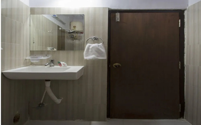 Chandras Residency by Oyo Rooms