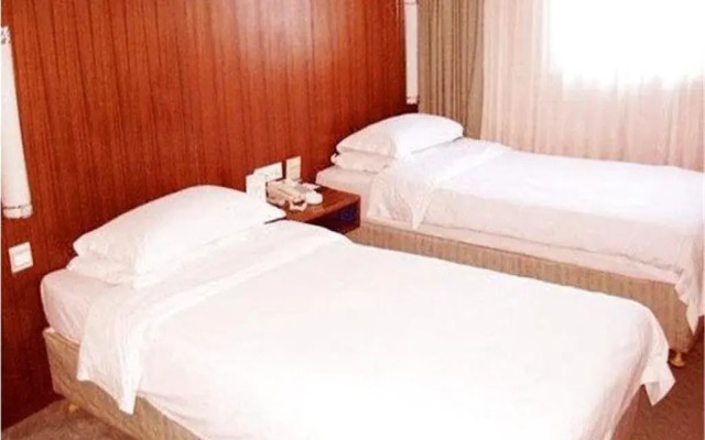 Dezhou Pingyuan Zhongtai Inn