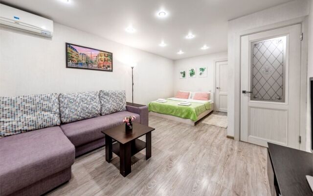 Sun City Apartments on the street. Ostrovsky 35/11