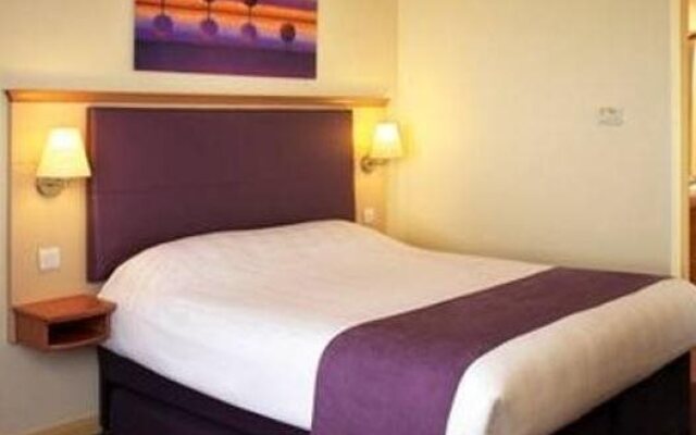 Premier Inn Cheltenham Central West/A40