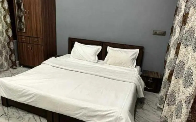 Goroomgo Hotel Zulfikar Srinagar