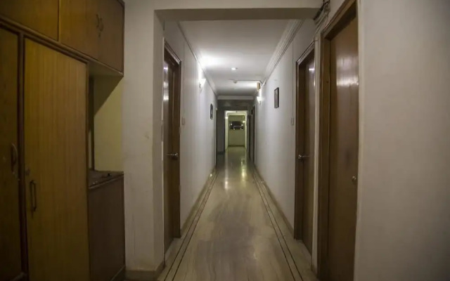 ADB Rooms Hotel Sahiwa