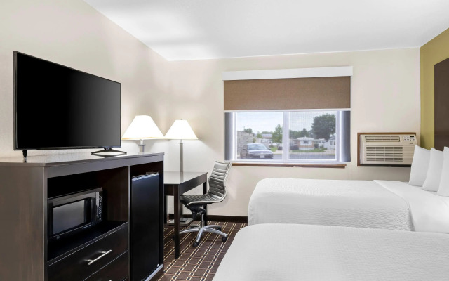 Super 8 by Wyndham La Crosse