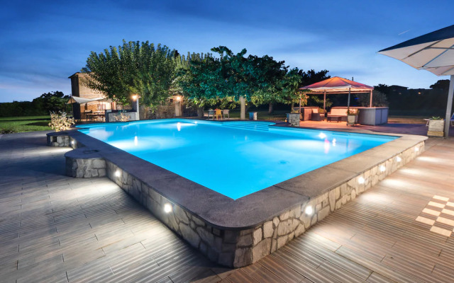 Farmhouse for 16 People in Lazio