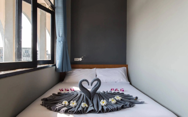 Holiday Station Hostel