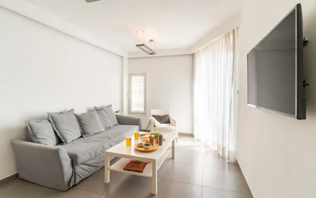 Top Tier Apartment with Swimming Pool