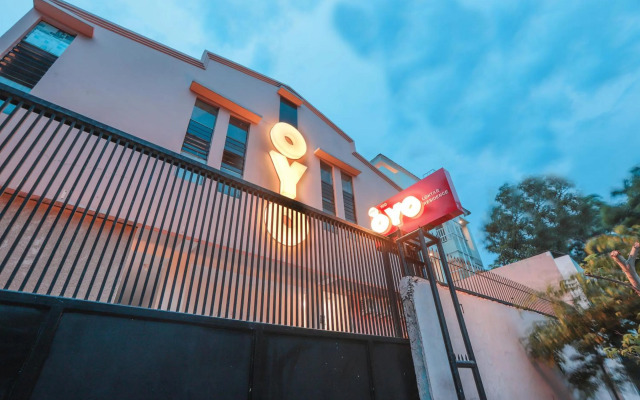 Super OYO 160 Lontar Residence