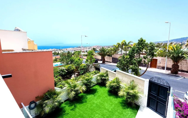 Modern 4 bedroom villa in Costa Adeje
