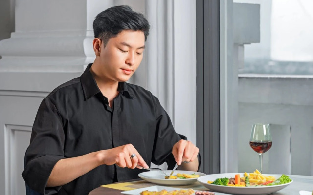 Rex Quang Binh Hotel