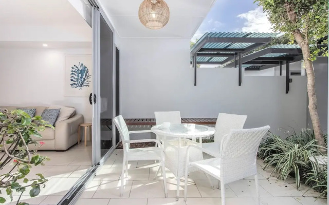 Stunning She Oak Lane 2 BR Apartment